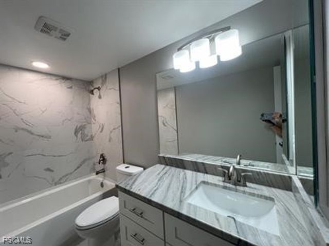 639 SE 13th AVE 113, Cape Coral, FL 33990