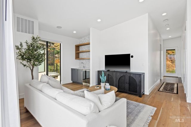 885 E Joplin Lane, Eagle, ID 83616