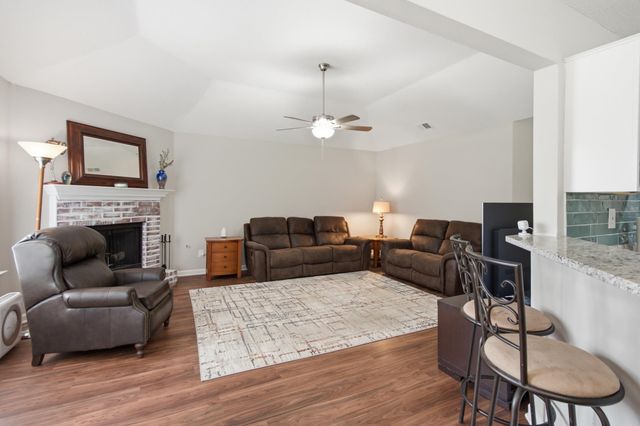 993 ZENITH CV N, Memphis, TN 38018
