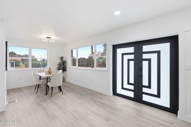 2061 S Peninsula Drive, Daytona Beach, FL 32118