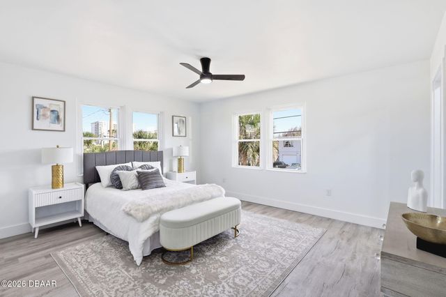 2061 S Peninsula Drive, Daytona Beach, FL 32118