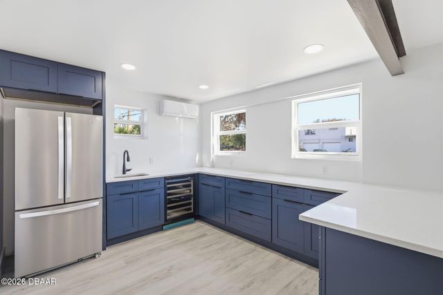 2061 S Peninsula Drive, Daytona Beach, FL 32118