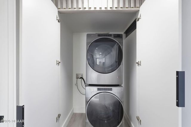 2061 S Peninsula Drive, Daytona Beach, FL 32118