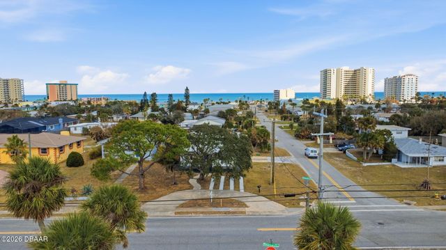 2061 S Peninsula Drive, Daytona Beach, FL 32118