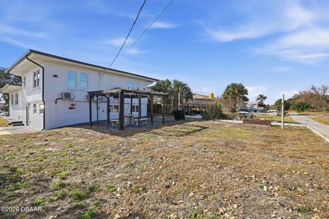 2061 S Peninsula Drive, Daytona Beach, FL 32118