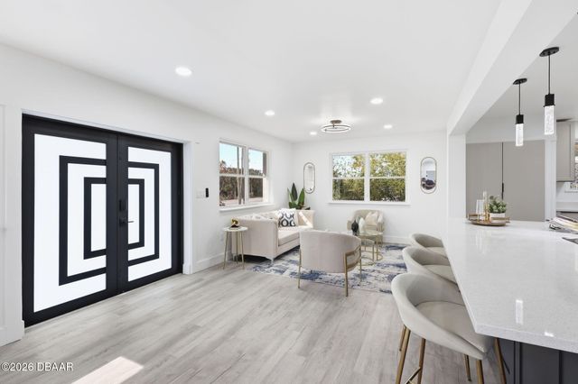 2061 S Peninsula Drive, Daytona Beach, FL 32118