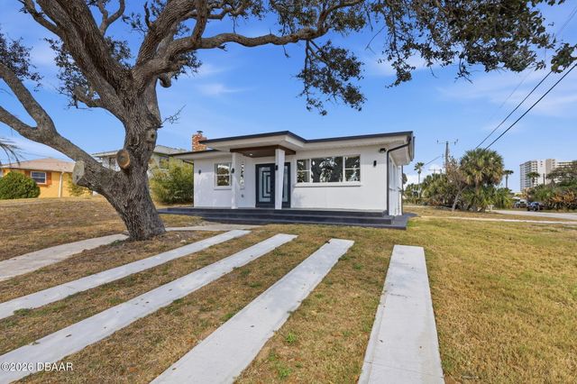 2061 S Peninsula Drive, Daytona Beach, FL 32118