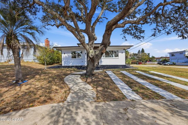 2061 S Peninsula Drive, Daytona Beach, FL 32118