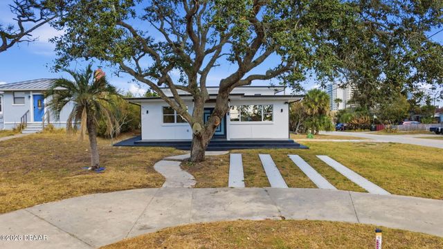 2061 S Peninsula Drive, Daytona Beach, FL 32118