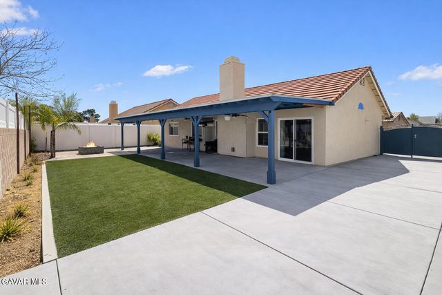 6041 Opal Avenue, Palmdale, CA 93552