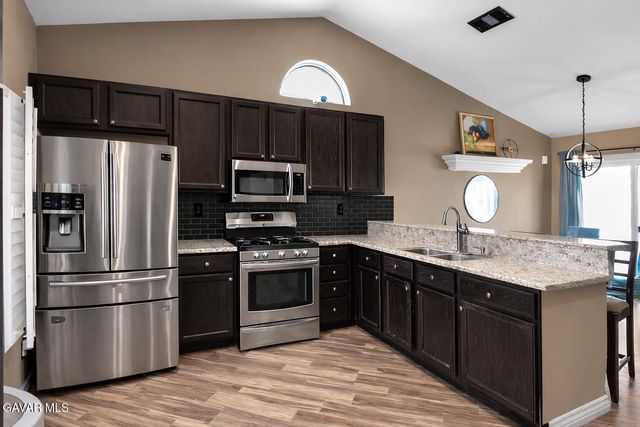 6041 Opal Avenue, Palmdale, CA 93552