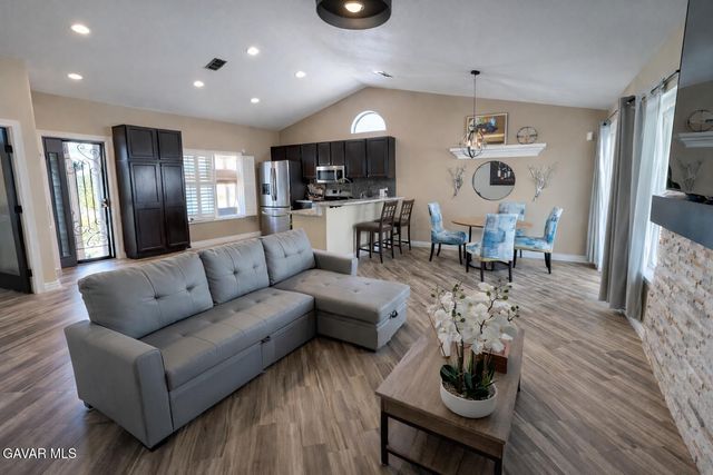 6041 Opal Avenue, Palmdale, CA 93552