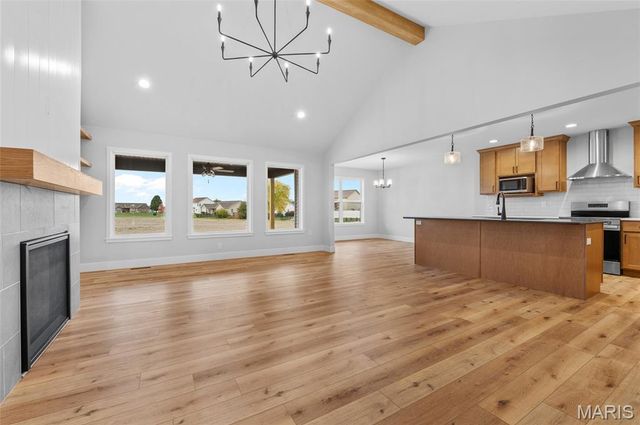 6 Grant Court, Troy, IL 62294