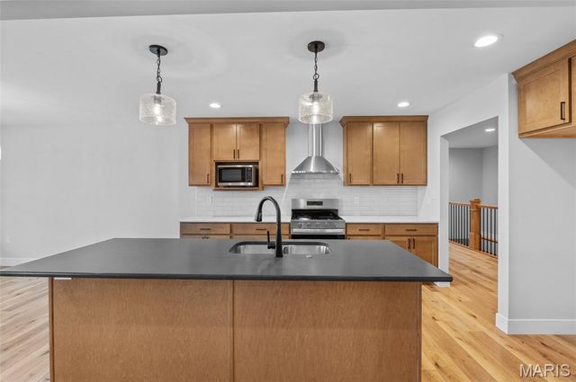 6 Grant Court, Troy, IL 62294