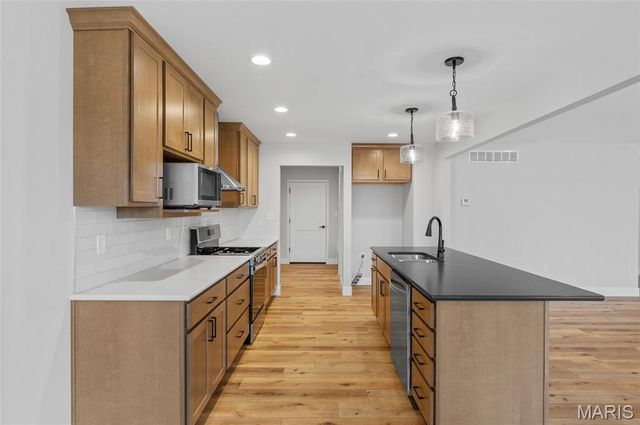 6 Grant Court, Troy, IL 62294