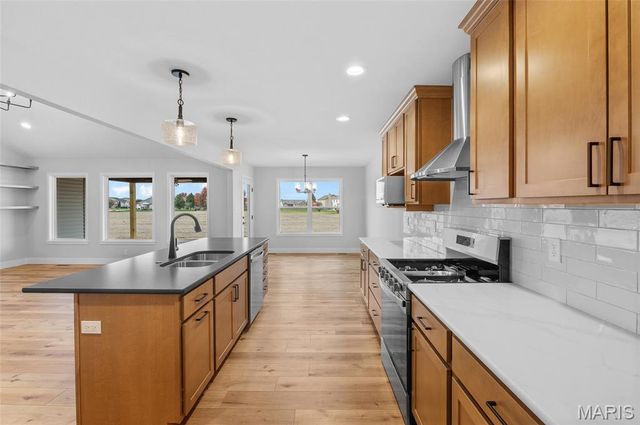 6 Grant Court, Troy, IL 62294