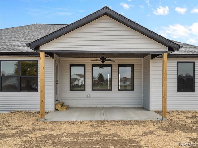 6 Grant Court, Troy, IL 62294