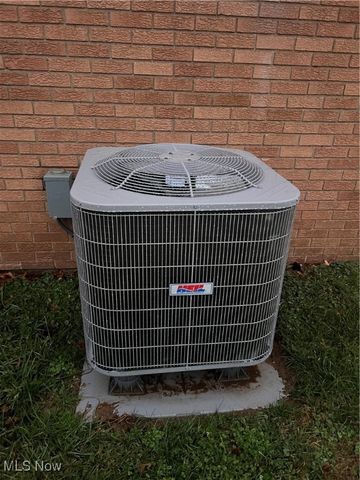 1105 4th Street, Belpre, OH 45714