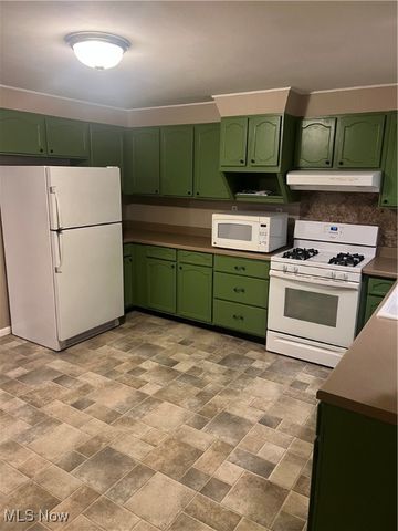 1105 4th Street, Belpre, OH 45714