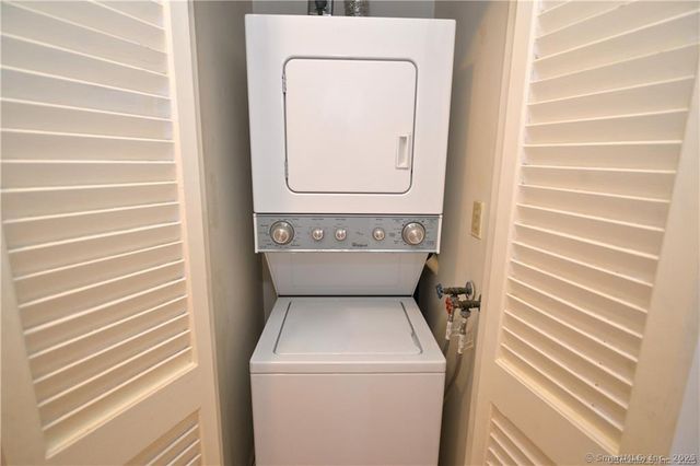 140 Hamden Avenue APT C, Waterbury, CT 06704