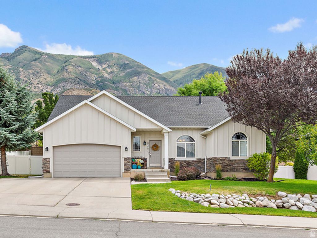 10262 N 3900 W, Cedar Hills, UT 84062