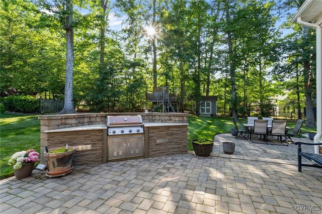 14469 St Andrews Ln, Ashland, VA 23005