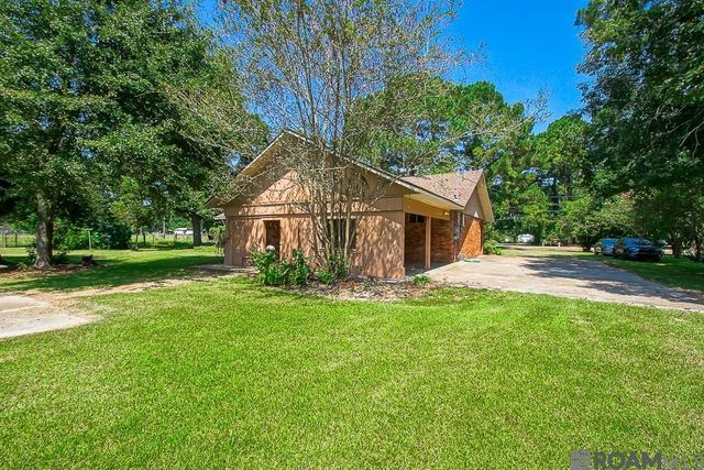 11837 E Subdivision Rd, Port Allen, LA 70767