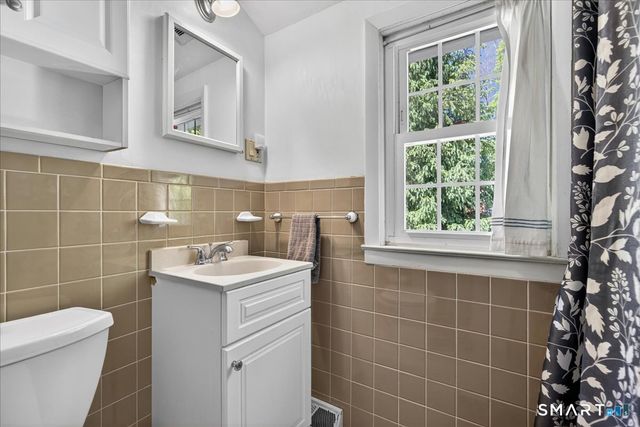 41 Barrett Street, Hamden, CT 06517