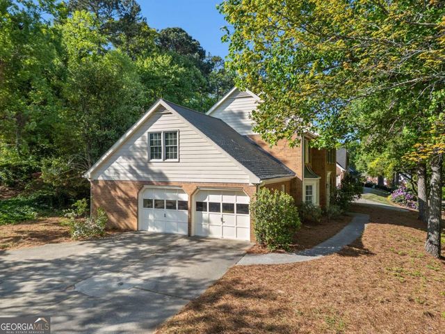 4150 Woodlark Court NE, Roswell, GA 30075