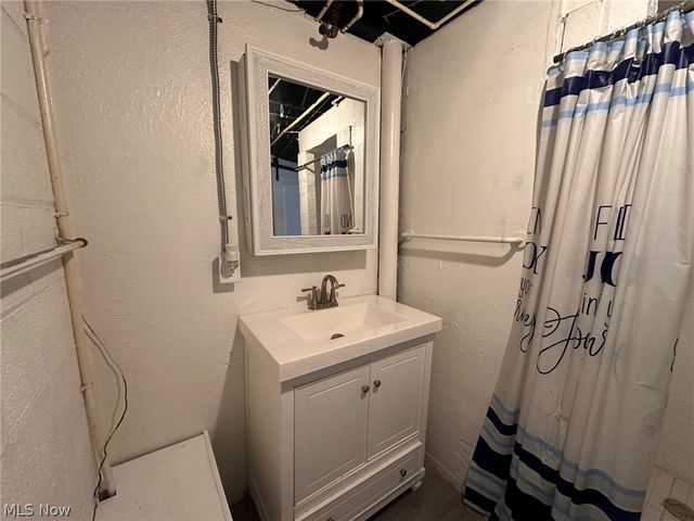 5315 Arch Street, Maple Heights, OH 44137