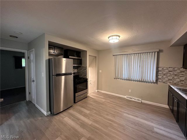 5315 Arch Street, Maple Heights, OH 44137
