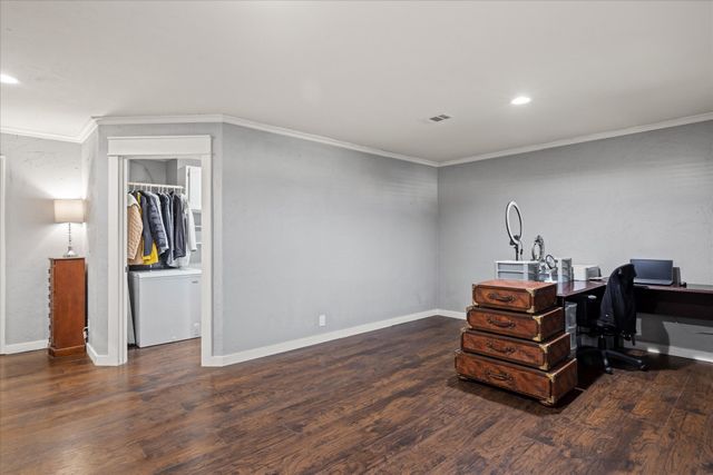 209 Granada Calle, Granbury, TX 76049