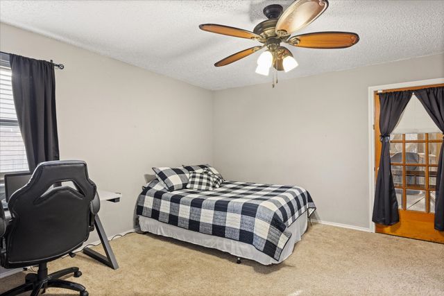 209 Granada Calle, Granbury, TX 76049