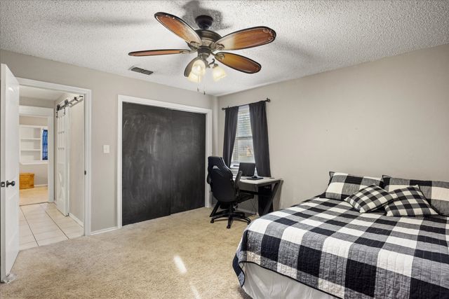 209 Granada Calle, Granbury, TX 76049