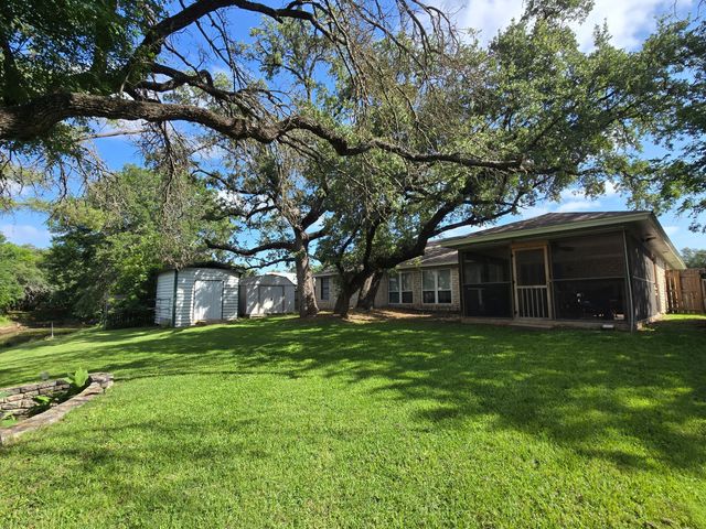 209 Granada Calle, Granbury, TX 76049