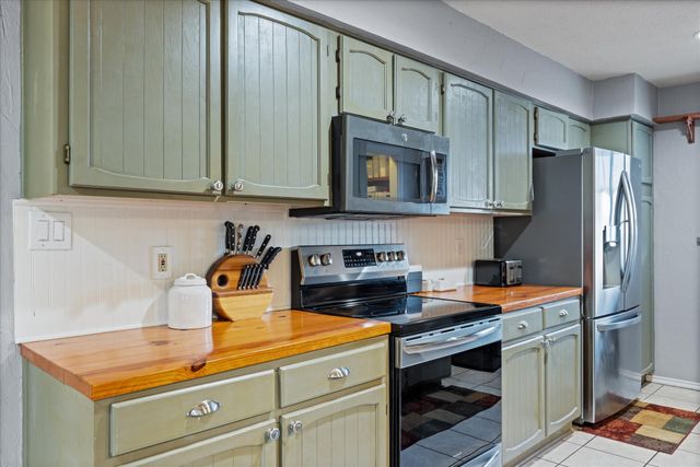 209 Granada Calle, Granbury, TX 76049
