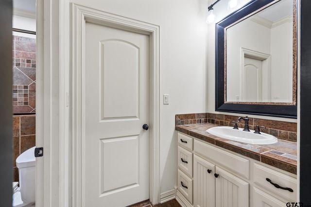 2017 Hollystone, Tyler, TX 75703