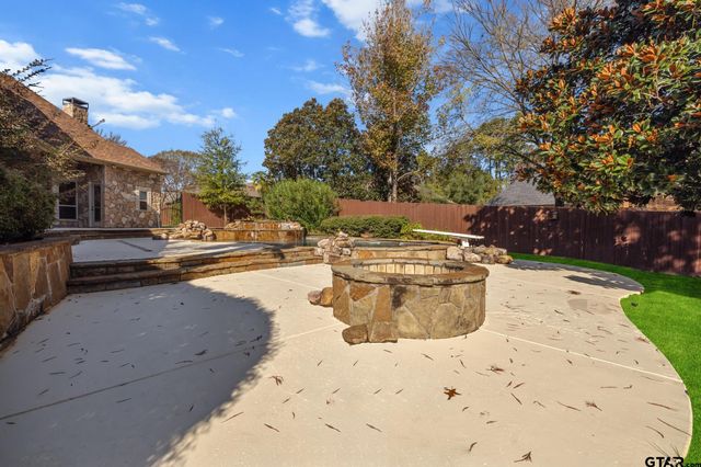 2017 Hollystone, Tyler, TX 75703