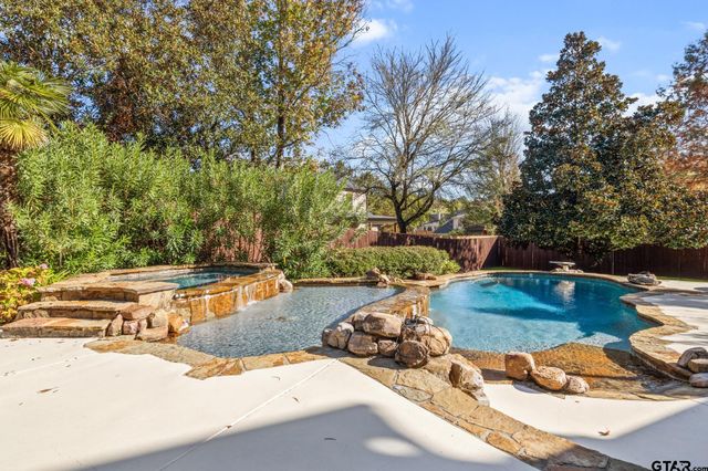 2017 Hollystone, Tyler, TX 75703