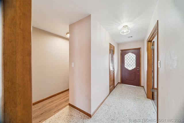 5855 E 46th Place, Tulsa, OK 74135