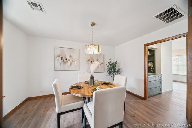 5855 E 46th Place, Tulsa, OK 74135