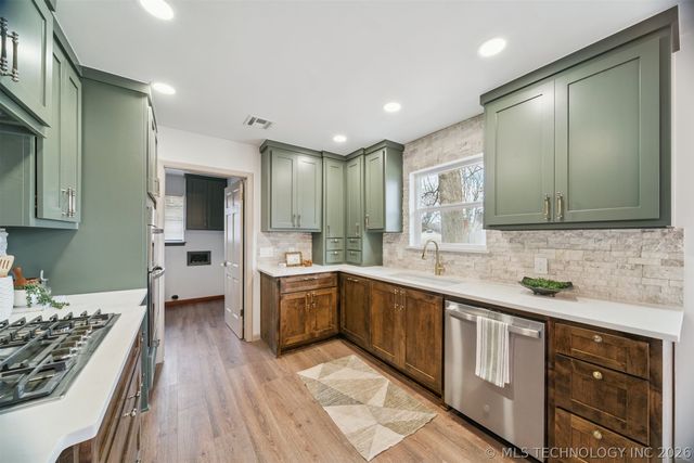 5855 E 46th Place, Tulsa, OK 74135