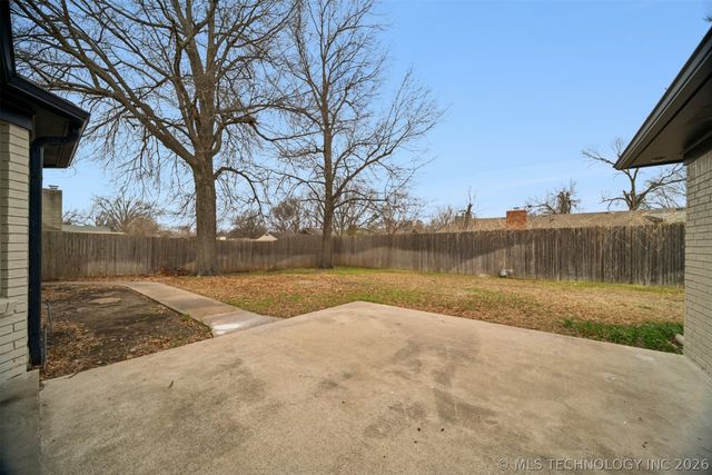 5855 E 46th Place, Tulsa, OK 74135