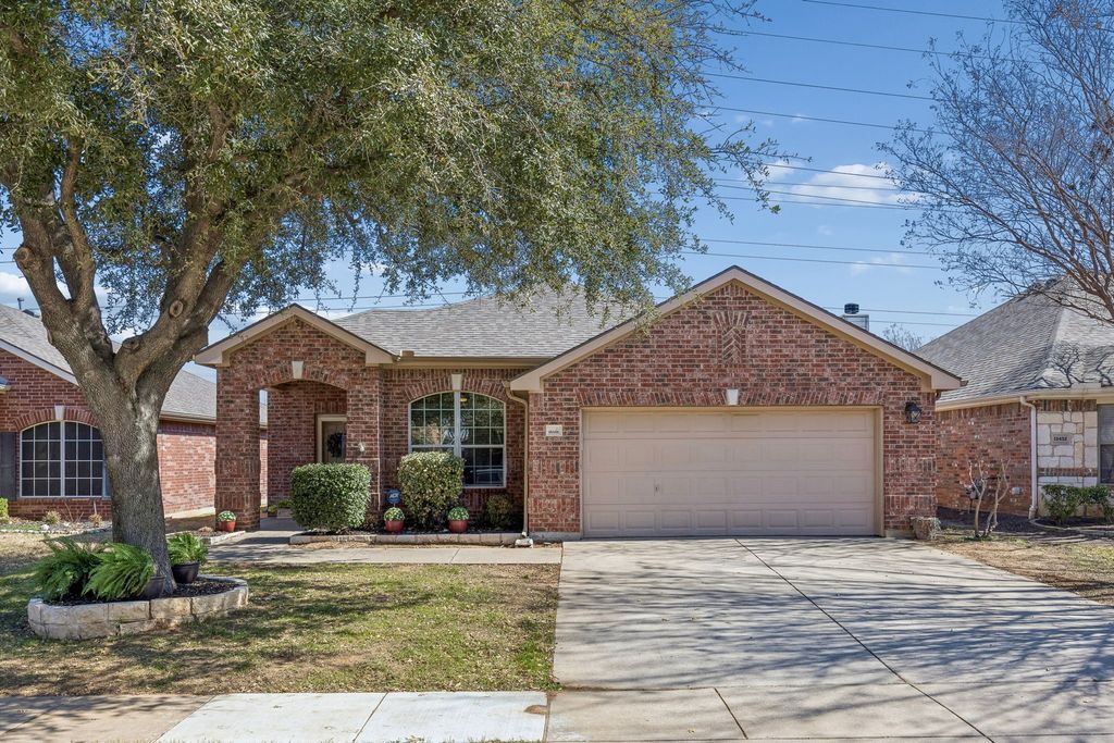 15456 Adlong Drive, Fort Worth, TX 76262