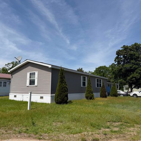 19 Holly Park Lane, Rochester, NH 03867
