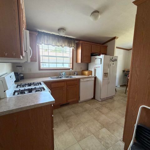 19 Holly Park Lane, Rochester, NH 03867