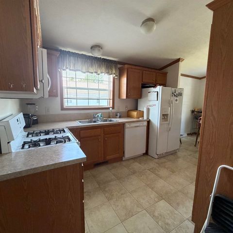 19 Holly Park Lane, Rochester, NH 03867
