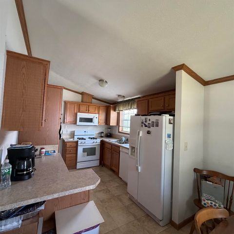 19 Holly Park Lane, Rochester, NH 03867