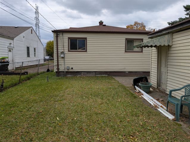 497 Montana Avenue, Pontiac, MI 48341