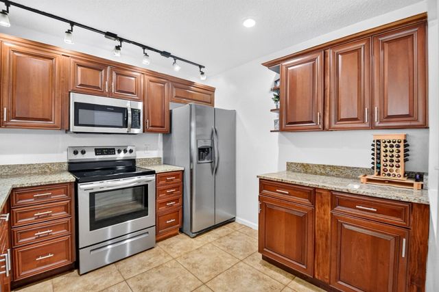 1633 Woodbridge Lakes Circle 1633, West Palm Beach, FL 33406